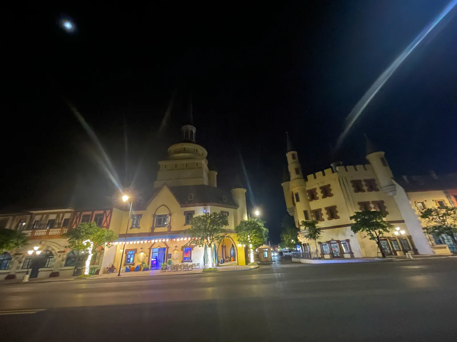 Win House castle at night